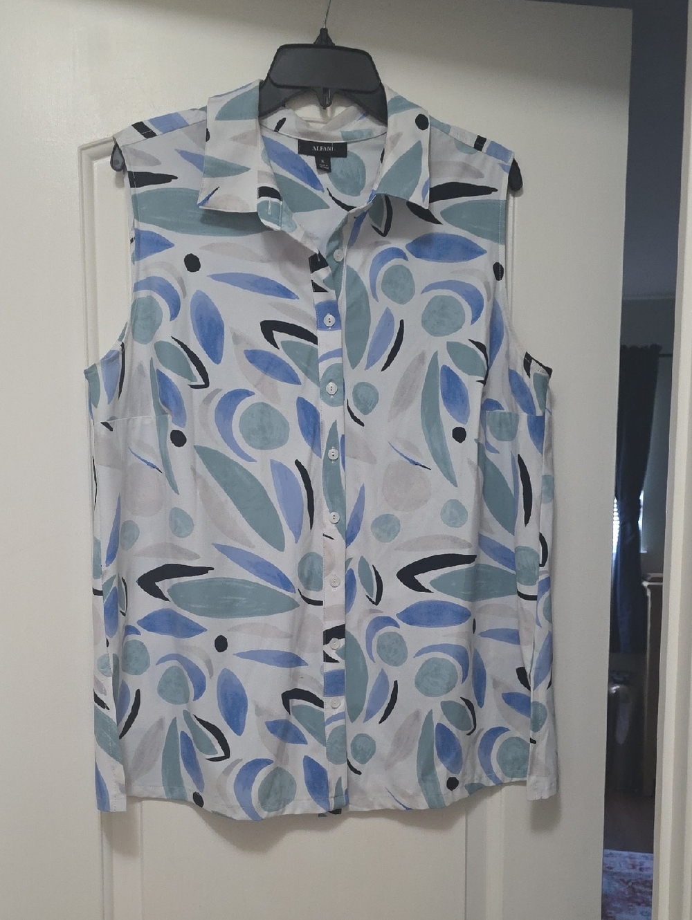 Alfani Sleeveless Button-Front Shirt in Blue, Teal and Black Abstract Print